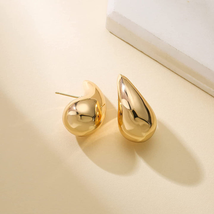 Elegant Curved Stud Earrings Stornfield