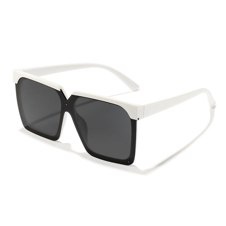 Women extravagantly designed sunglasses Stornfield