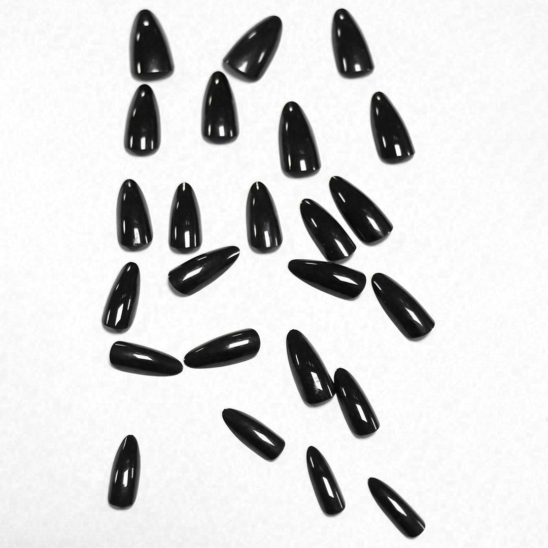 Artificial nails with elegant stiletto design Stornfield