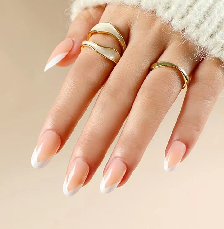 Elegant Artificial Nails with French Tip Stornfield
