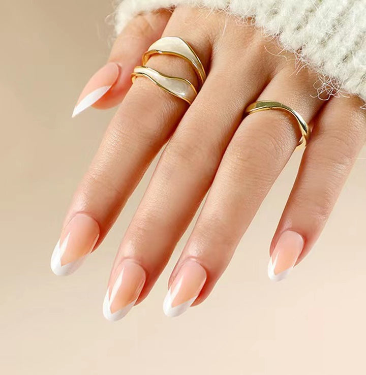 Elegant Artificial Nails with French Tip Stornfield