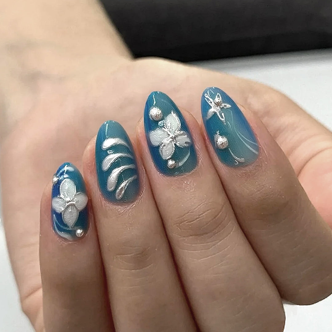 Artistic Floral-Patterned Press-On Nail Set Stornfield