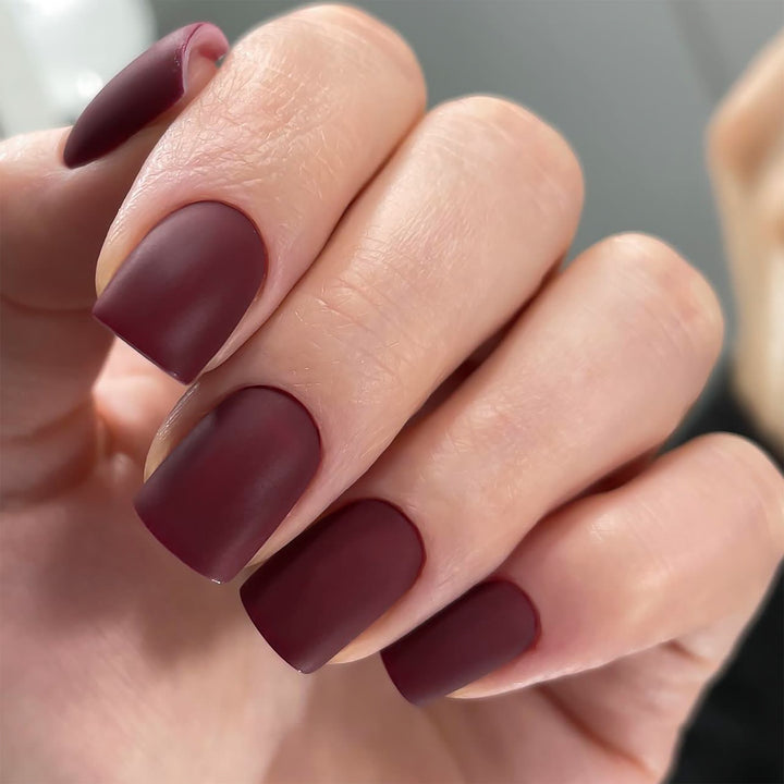 Matt lacquered nail art Stornfield