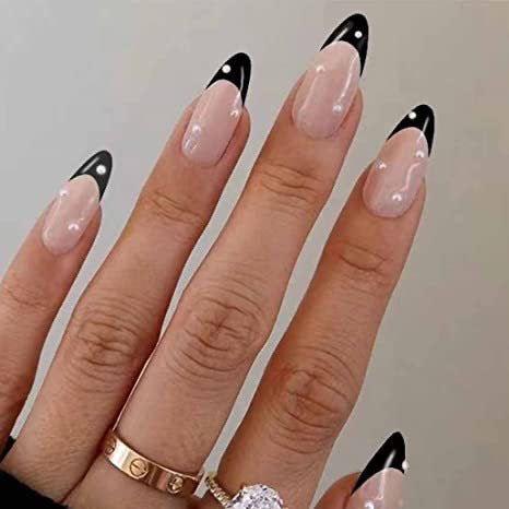 Artificial nail set with elegant lace design and radiant shine Stornfield