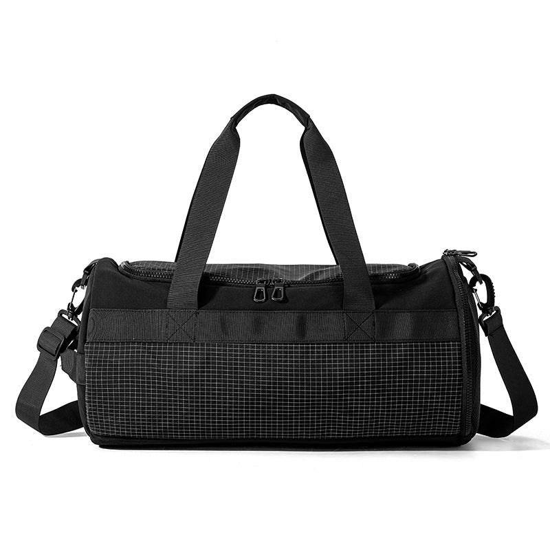 Practical sports and travel bag with ergonomic details Stornfield
