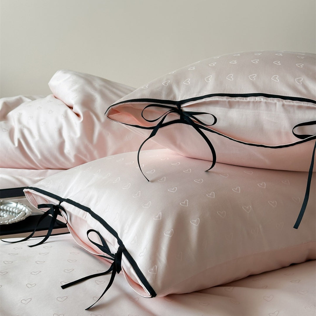 Lightweight Cotton Sateen Heart-Jacquard Duvet Cover Set with Tie-Closure Pillow Shams