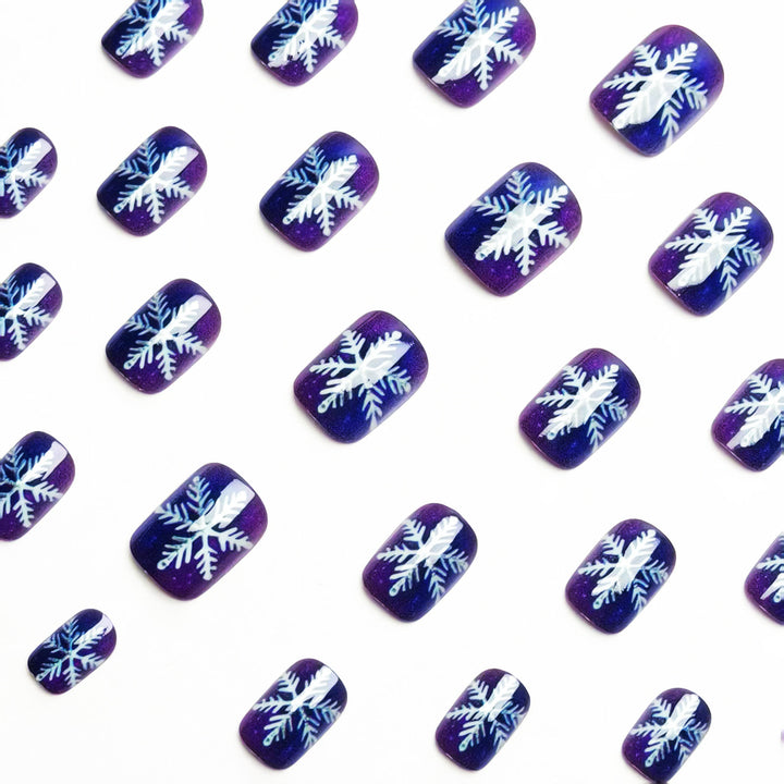 Artificial nails with festive snowflake design Stornfield