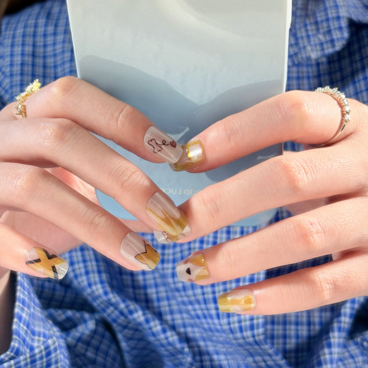 Artistic Press-On Nail Set with Unique Leopard Design Stornfield