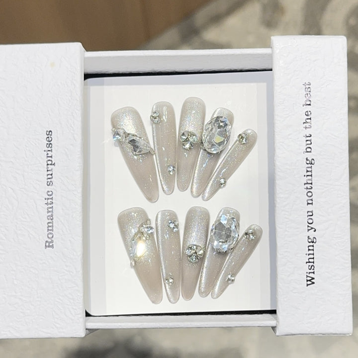 Artificial nails with Sparkling Rhinestone details Stornfield