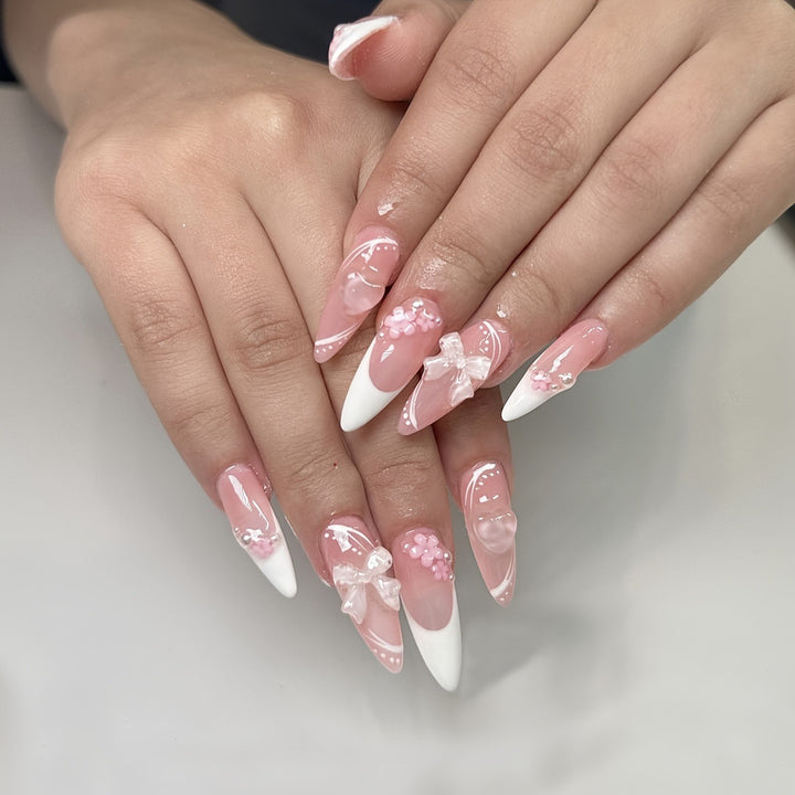 Artificial nail set with delicate flower design Stornfield