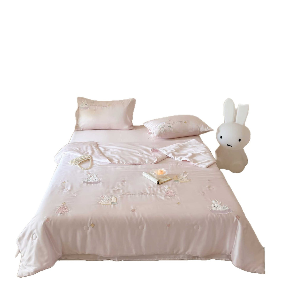 Cotton satin children's bedding set with embroidered cloud and animal appliqués