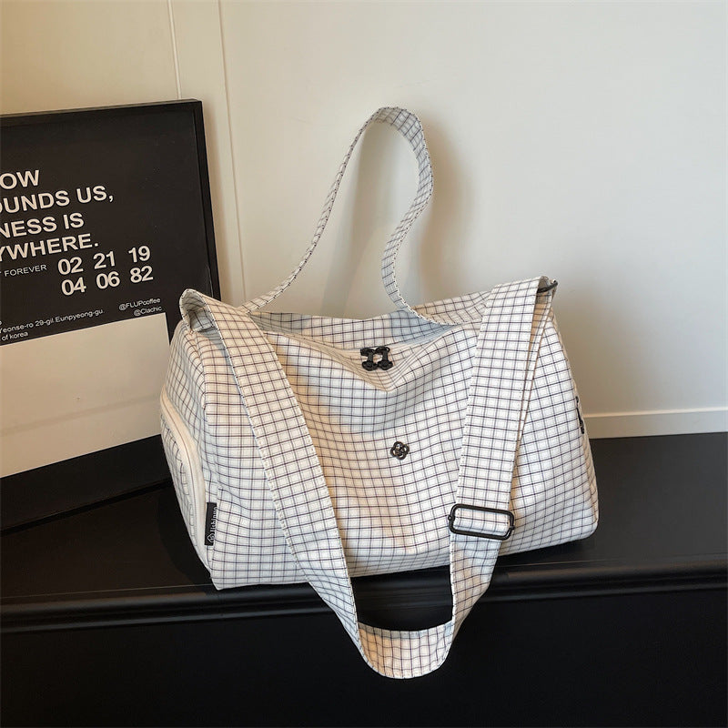 Women’s sporty and stylish travel bag Stornfield