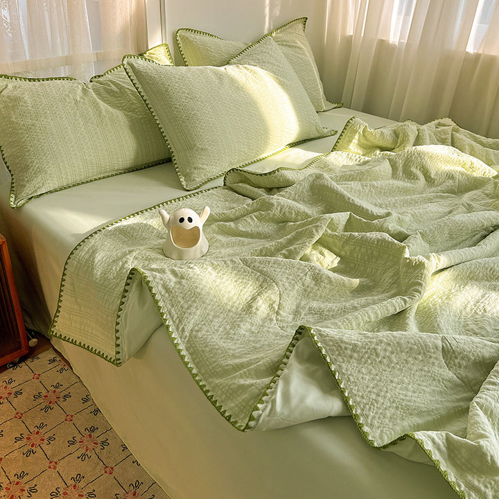 Lightweight Textured Quilt Set