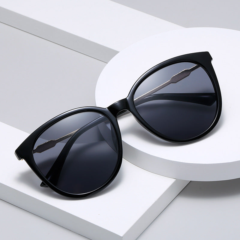 Women's Fashion Cat-Eye Sunglasses with Mirrored Lenses Stornfield