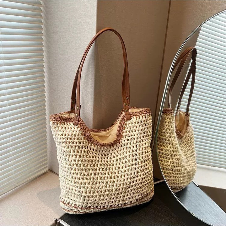 Handwoven beach bag with special details Stornfield