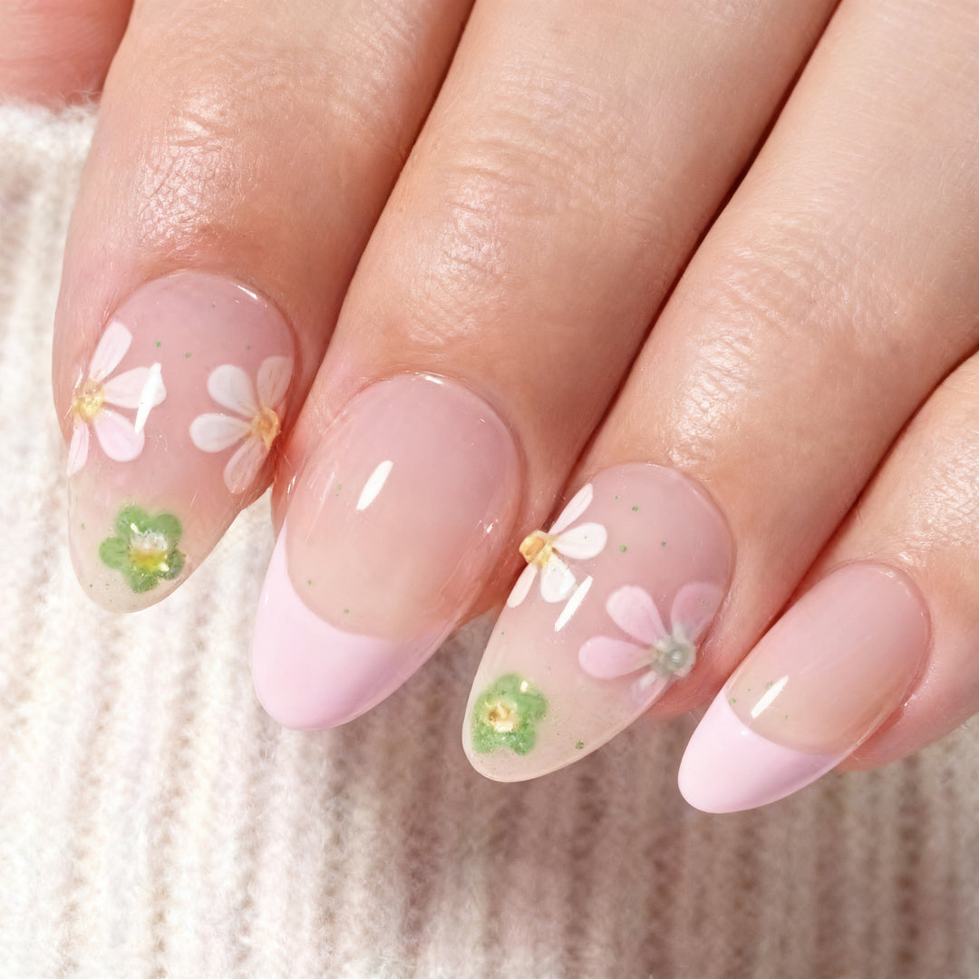 Artistic Floral-Embellished Press-On Nail Set Stornfield