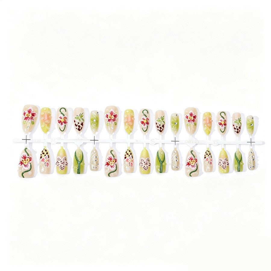 Nail art set with floral design and accents Stornfield