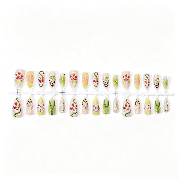 Nail art set with floral design and accents Stornfield