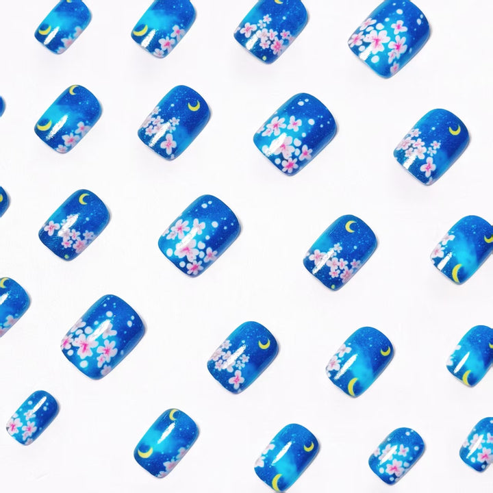 Artificial nail set with floral designs Stornfield