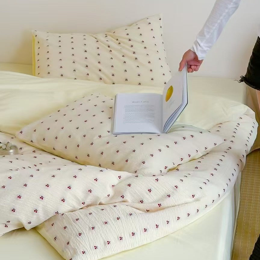 Soft double gauze bed cover set with small polka dot flower print