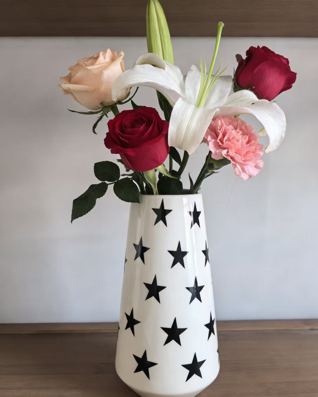 Chic Checkerboard Pattern Ceramic Vase Stornfeild