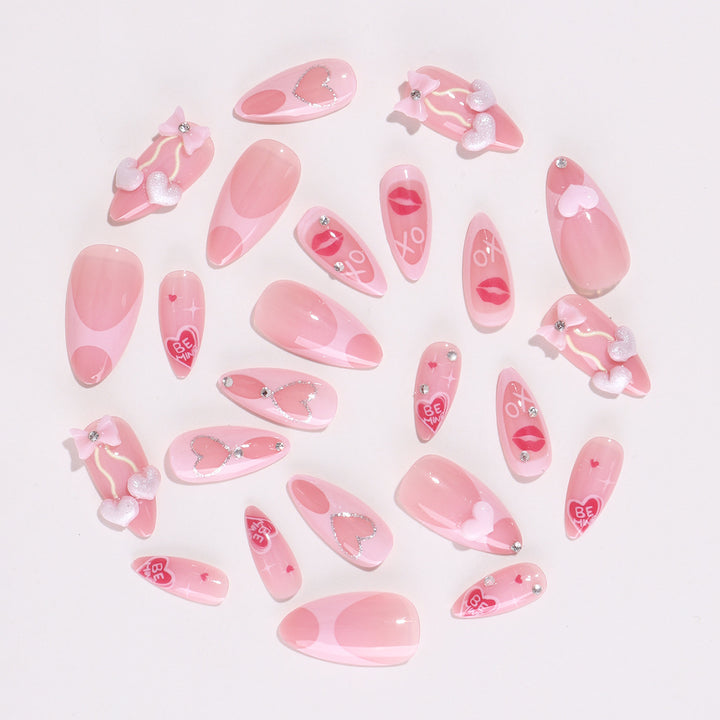 Artificial nail set with playful heart and lip motifs Stornfield