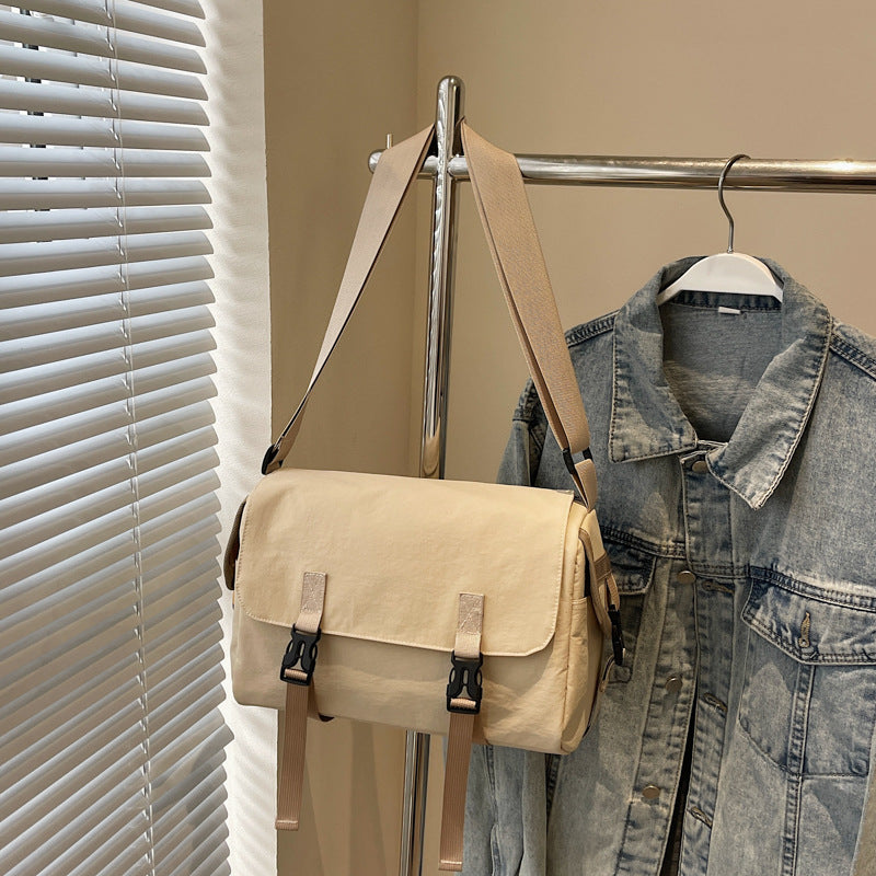 Modular shoulder bag with unique fastening system Stornfield