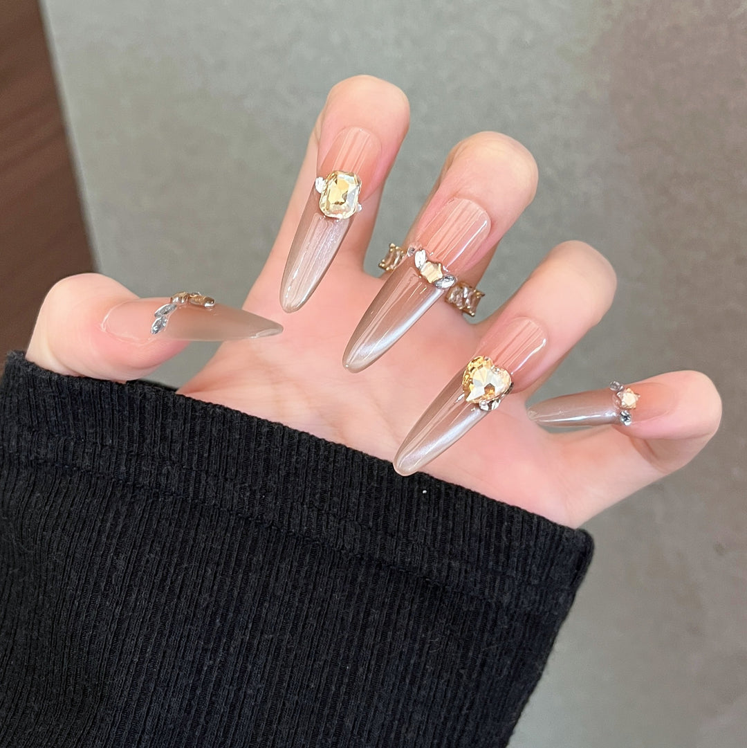 Elegant Almond-Shaped Press-On Nail Extensions Stornfield