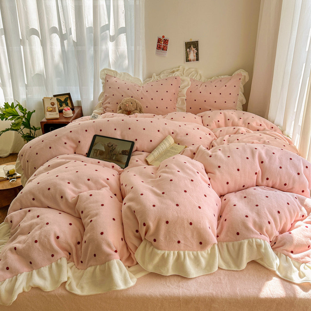Cozy Polka Dot Comforter Set