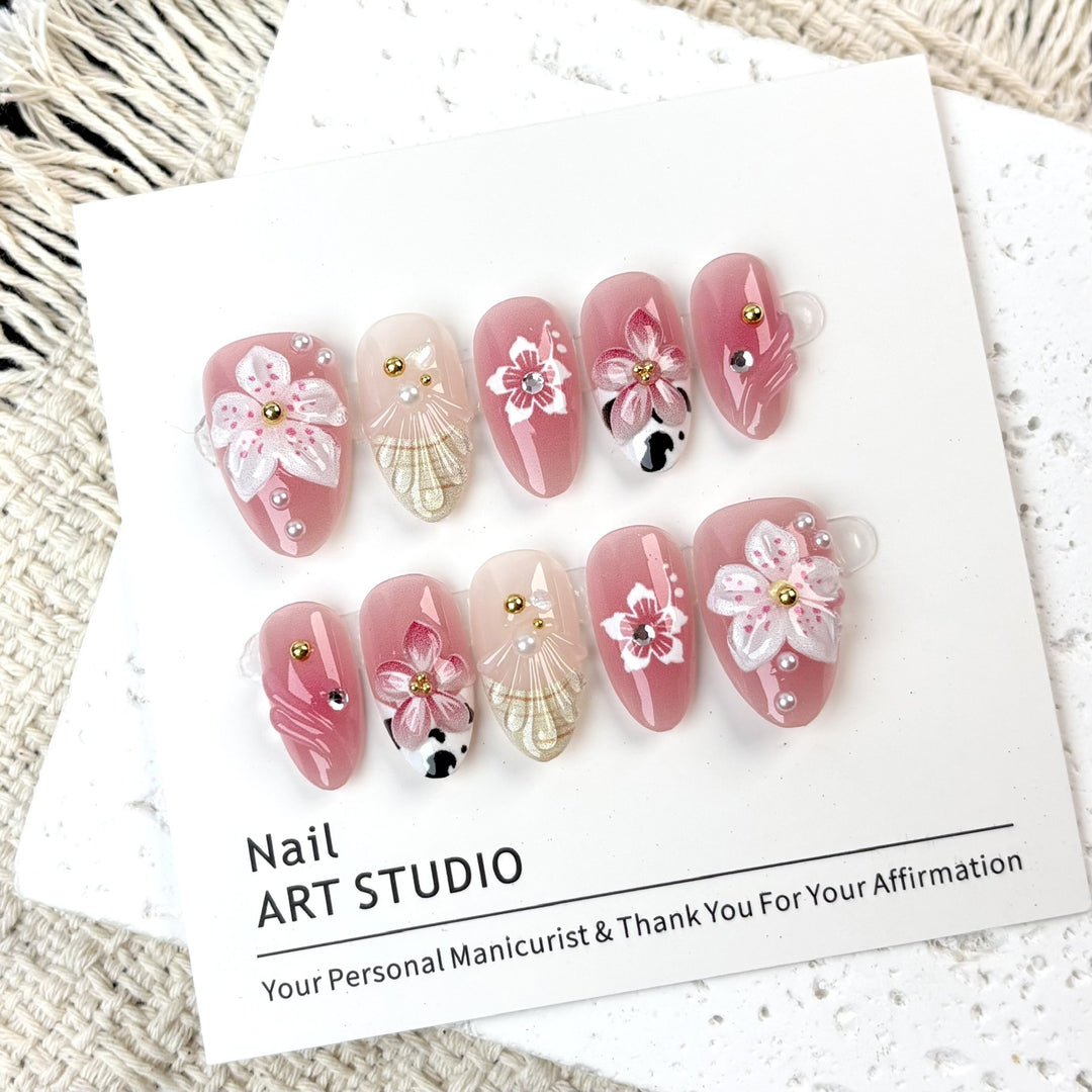 Floral-Embellished Press-On Nail Art Set 1790746315