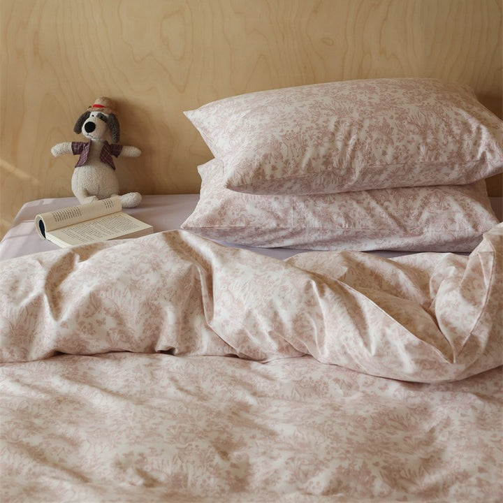 Cotton satin bedding set with fine check pattern and floral motifs