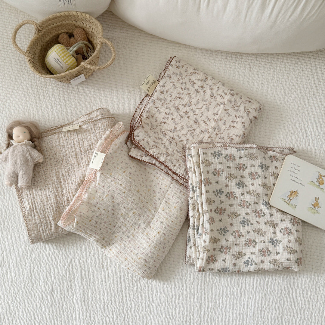 Unisex Cozy Muslin Blanket with Delicate Flower Pattern Stornfield