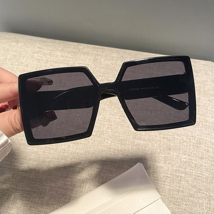 Women's square sunglasses with a sturdy frame and stylish design Stornfield