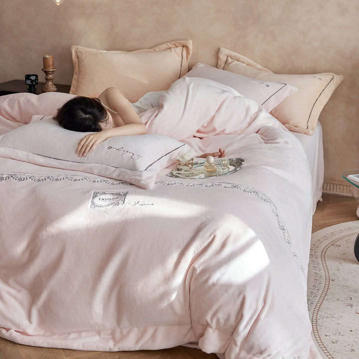 Luxurious velvet bedding set with relief structure and decorative trim