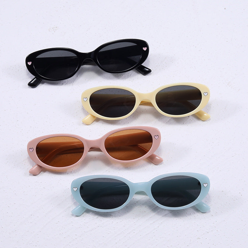 Chic Heart-Embellished Cat-Eye Sunglasses Stornfield