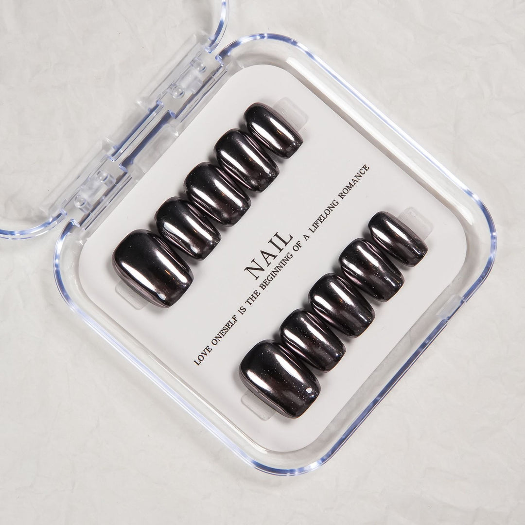 Stylish Press-On Nail Enhancements Set
