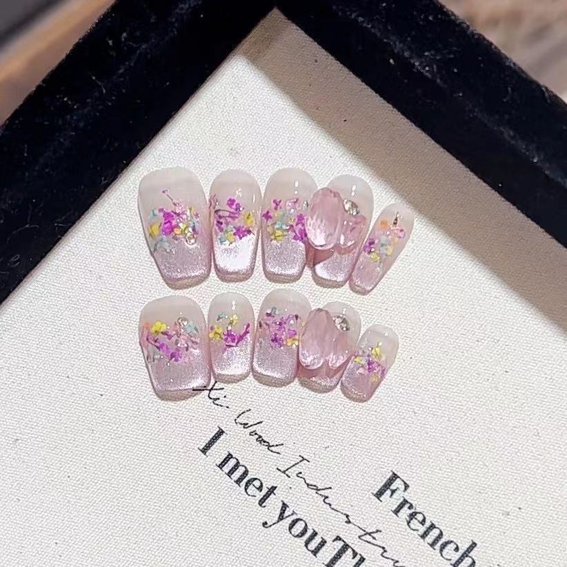 Artistic Floral Decorative Press-On Nails Stornfield
