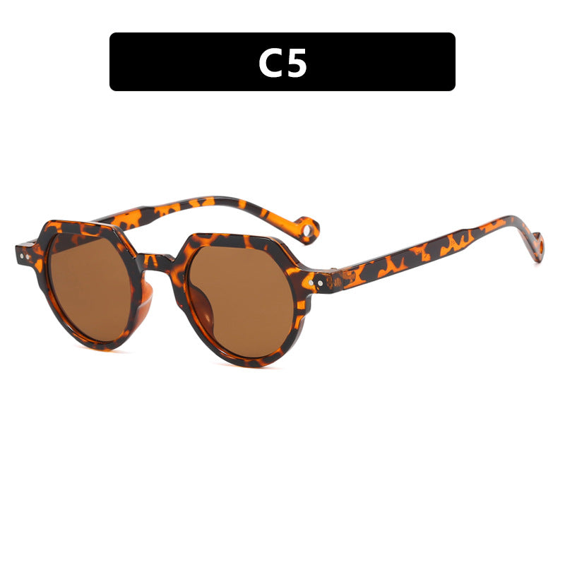 Women's geometric sunglasses with protective UV filter and sturdy frame Stornfield