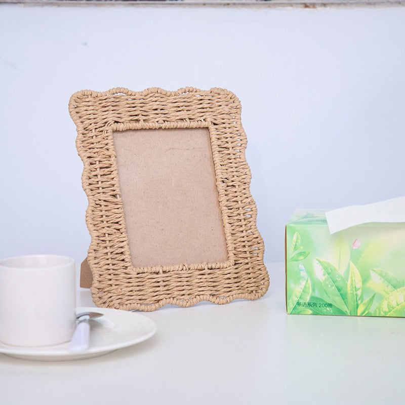 Playful picture frame in rattan style Stornfield