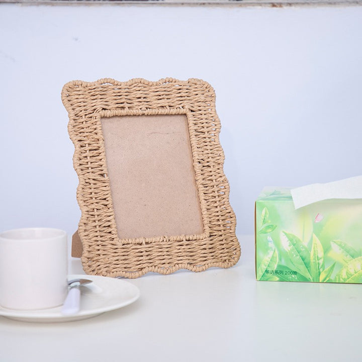 Playful picture frame in rattan style Stornfield