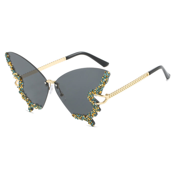 Ladies extravagant Cats Eye sunglasses with sparkling accents Stornfield