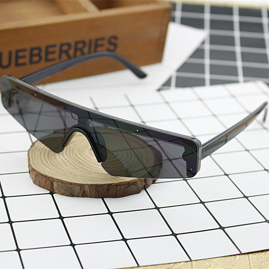 Ladies Sporty Oversized Sunglasses Stornfield