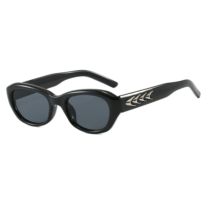 Women's fashionable sunglasses with sculptural accents Stornfield