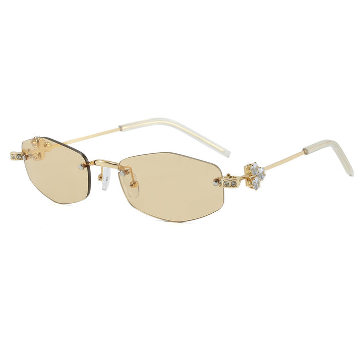 Fashionable Sunglasses in Elegant Rectangular Design with Floral Details Stornfield