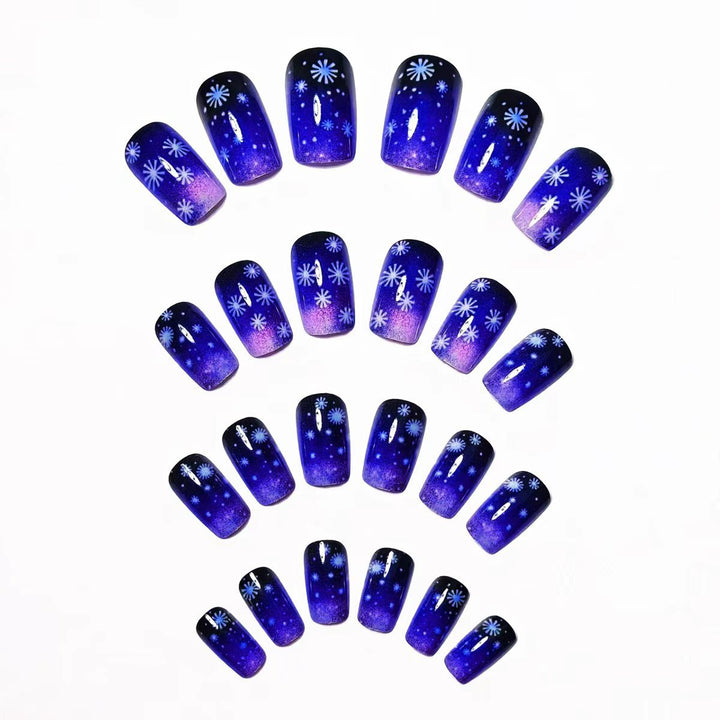 Artificial nails with shimmering winter design Stornfield