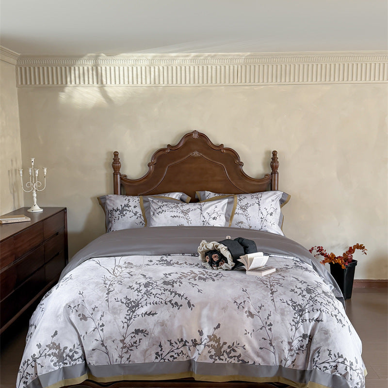 High-quality jacquard bedding set made of cotton satin with floral relief design and piped edge