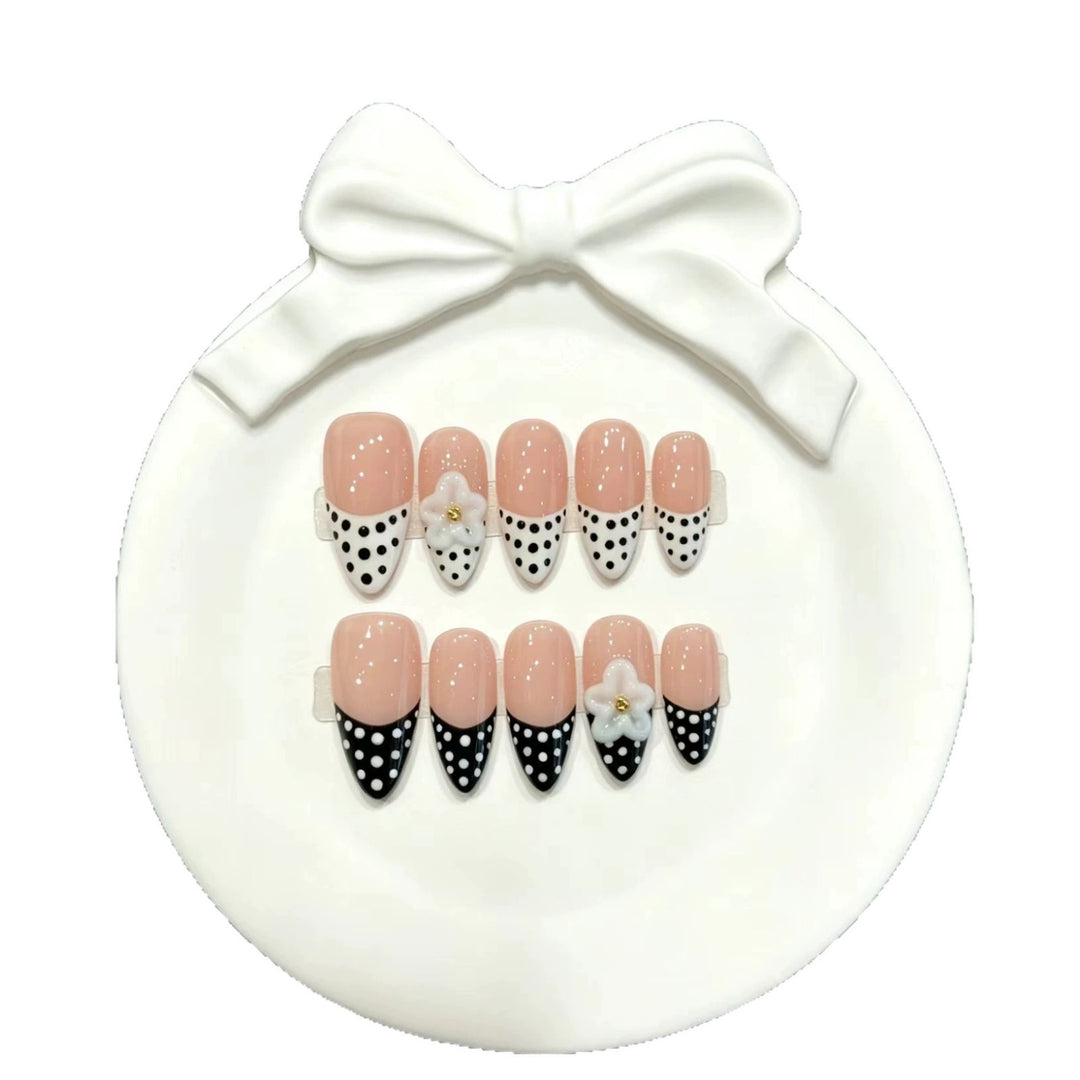 Creative Decorative Press-On Nail Set