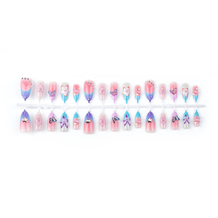 Artificial nail set with floral and butterfly decorations Stornfield