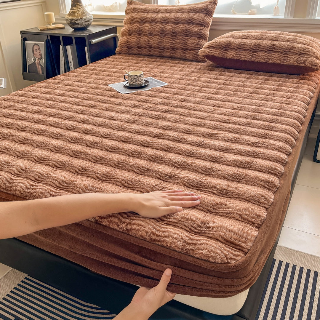 Ribbed Plush Mattress Protector