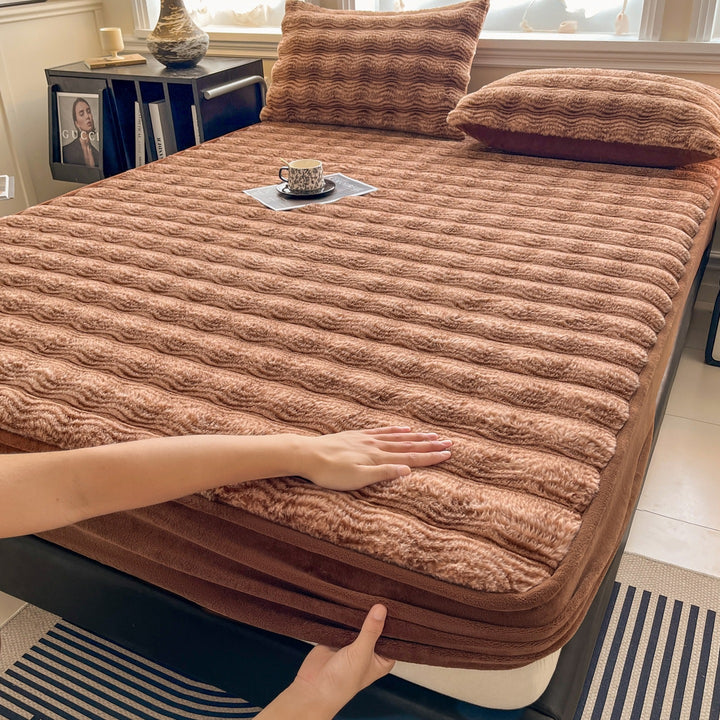 Ribbed Plush Mattress Protector